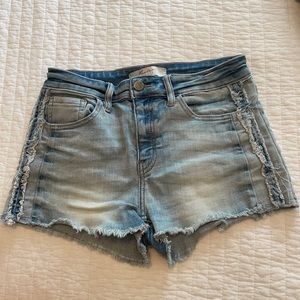 Cutoff Jean shorts with rip detail